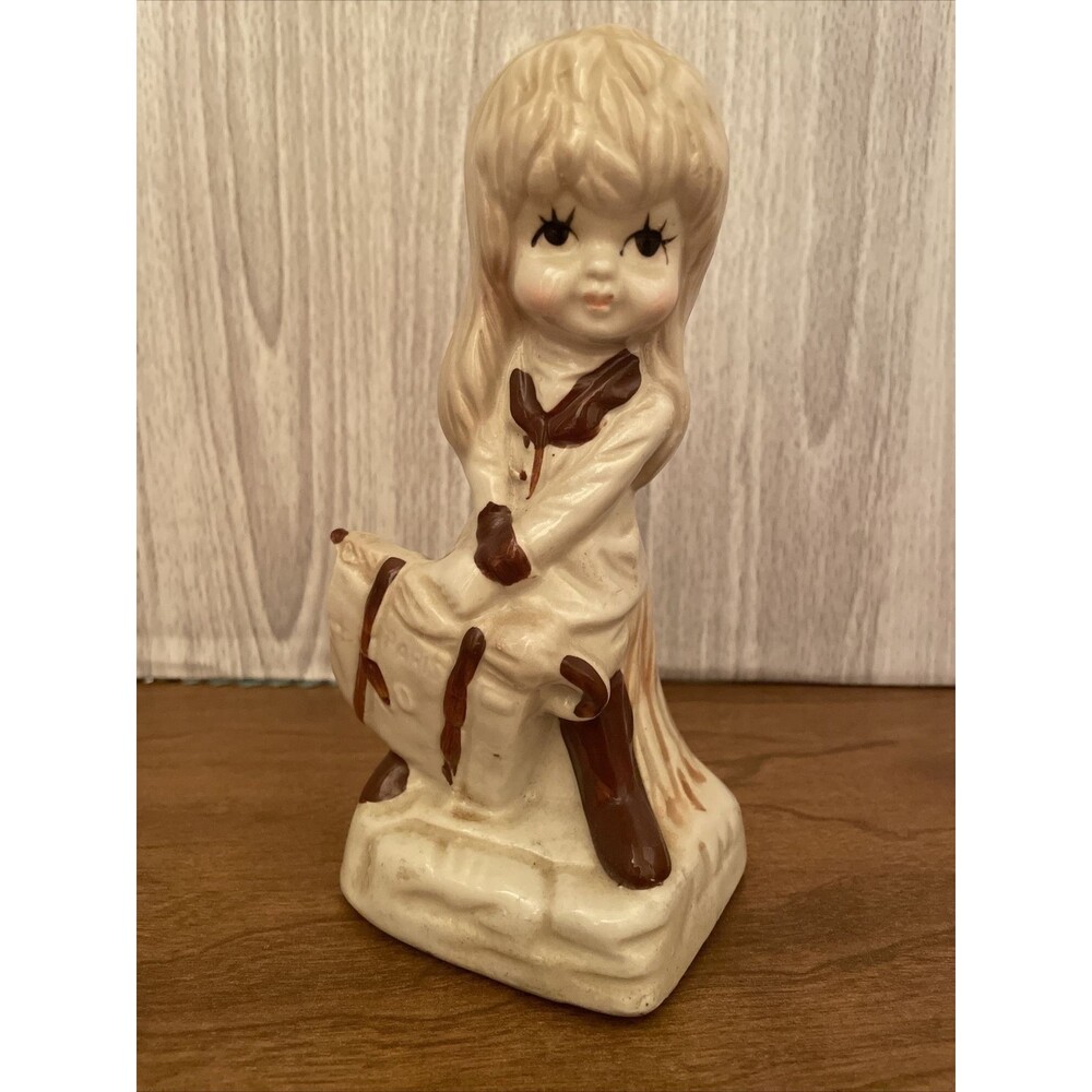 Vintage 6.5 Inch Girl Figurine Big Eyes Suitcase Umbrella Paris Made In Taiwan